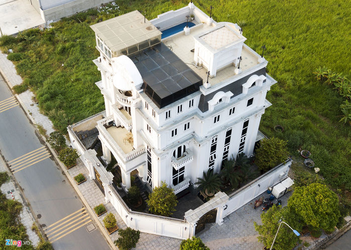 Biệt thự đậm chất châu Âu của sao: người dát vàng, view biển 600 tỷ
