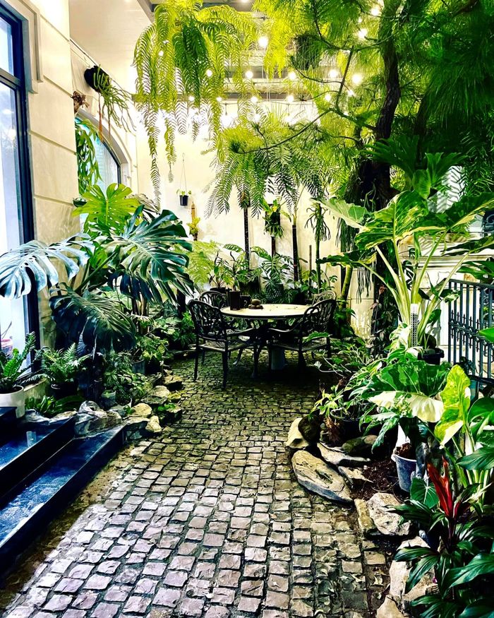 Biệt thự đậm chất châu Âu của sao: người dát vàng, view biển 600 tỷ