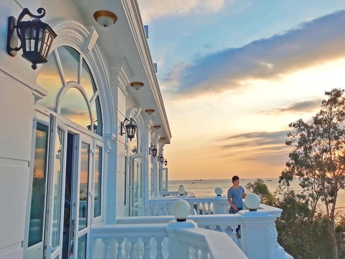 Biệt thự đậm chất châu Âu của sao: người dát vàng, view biển 600 tỷ
