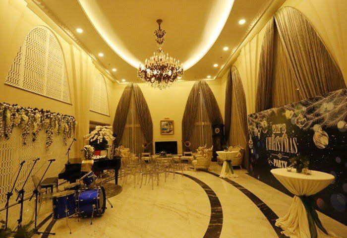Biệt thự đậm chất châu Âu của sao: người dát vàng, view biển 600 tỷ