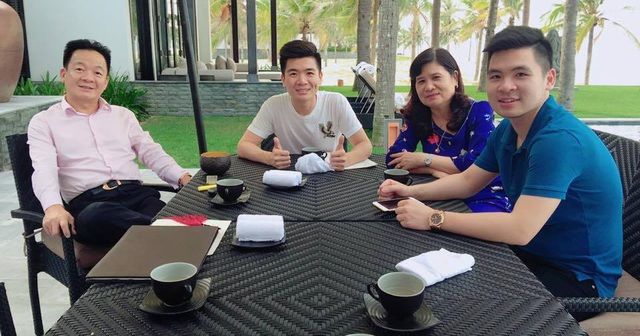 Các đại gia Việt dạy con “tự bơi”: Bầu Đức cho con ra nước ngoài