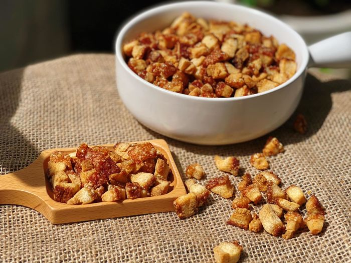 Cách làm tóp mỡ giòn bì không văng dầu, ăn đưa cơm ngày cuối tuần