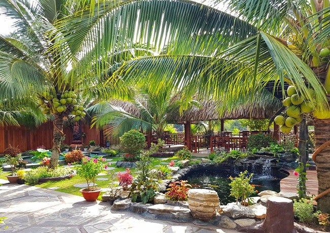 Cận cảnh ngôi nhà được xây bằng 4.000 cây dừa trị giá 6 tỷ ở miền Tây