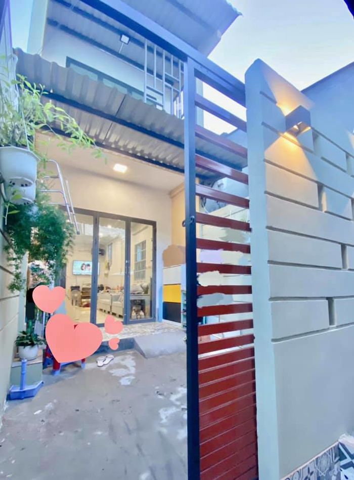 Chồng CEO tặng bà xã 5 căn nhà: Không cho vợ đi làm đã 2 năm vì sợ cực