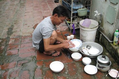 Chồng Việt kiều xung phong rửa 6 mâm chén: cô vợ may mắn nhất là đây