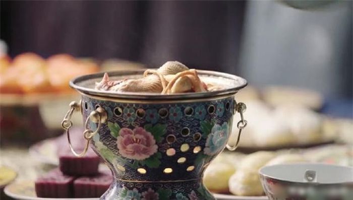 Bữa ăn xa hoa của Từ Hy Thái hậu: Có tới trăm món giá 36 lượng vàng