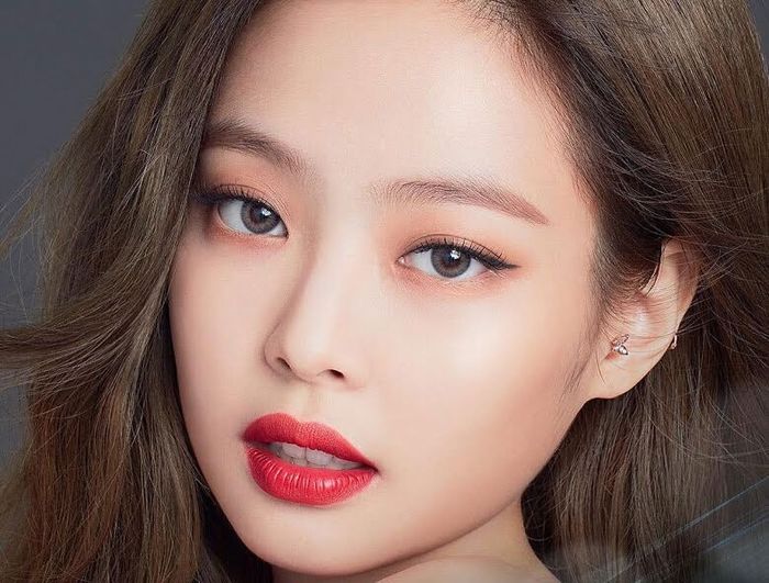 Bác sĩ thẩm mỹ nhận xét mắt BLACKPINK: Lisa hay Jennie trùm cuối?