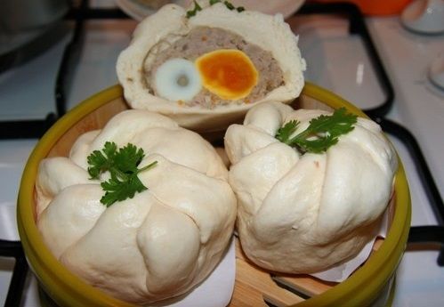 Bánh bao Cả Cần nổi tiếng Sài Gòn: đặc trưng màu hẩm, có vị thơm bùi