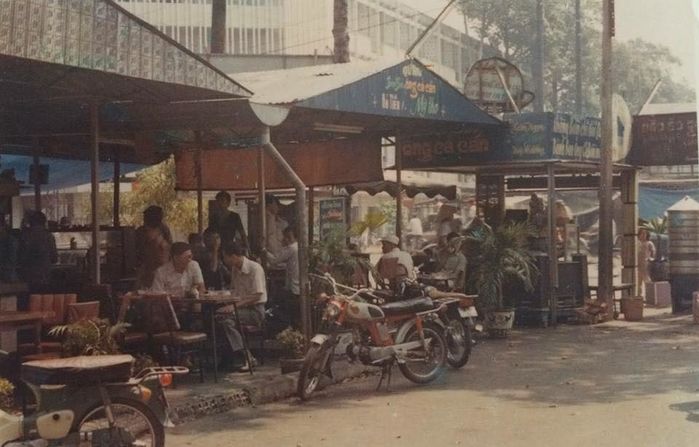 Bánh bao Cả Cần nổi tiếng Sài Gòn: đặc trưng màu hẩm, có vị thơm bùi