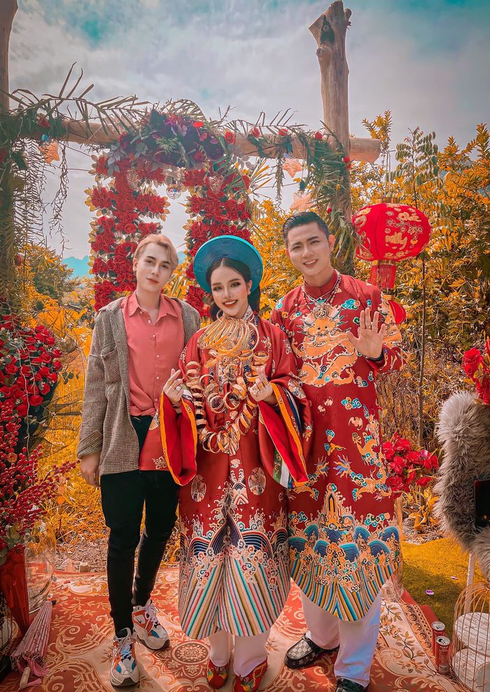 Cô dâu đeo vàng trĩu cổ trong ngày cưới: Lấy chồng đúng là gánh nặng