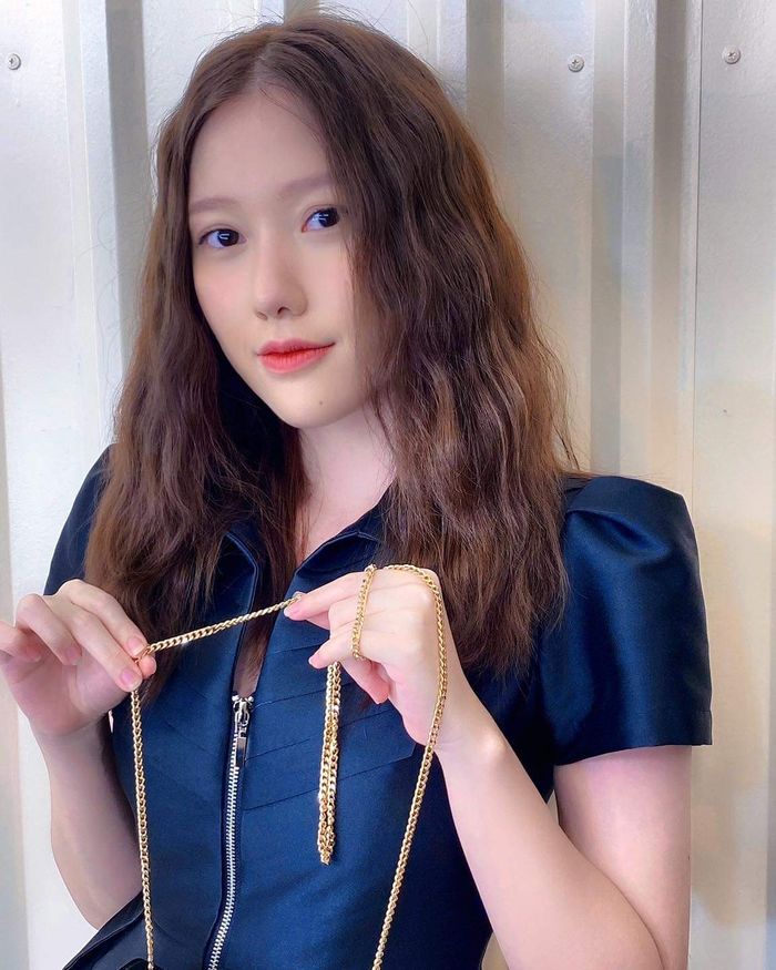 Cô út nhà Trấn Thành: học trường của con nhà giàu, nhan sắc thăng hạng