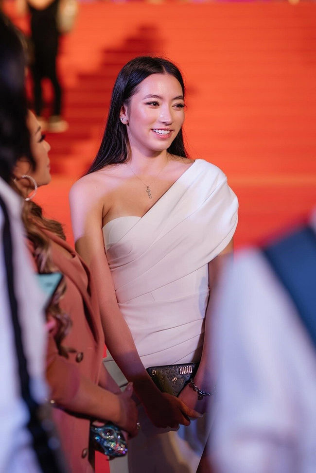 Con gái lai Tây của danh ca Thanh Hà: Tuổi 22 xinh đẹp tựa minh tinh