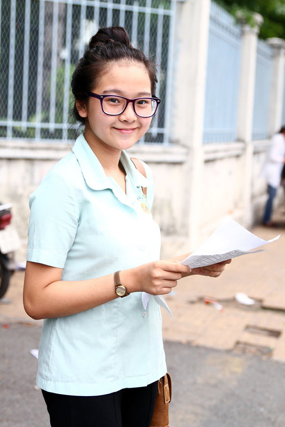 Cuộc sống của bản sao Angela Phương Trinh: xinh đẹp ở tuổi 24