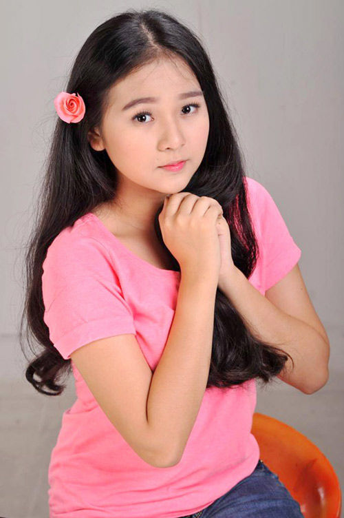 Cuộc sống của bản sao Angela Phương Trinh: xinh đẹp ở tuổi 24