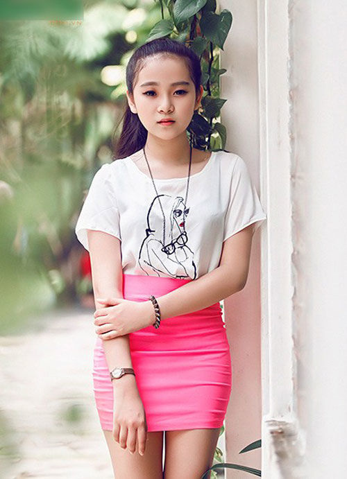 Cuộc sống của bản sao Angela Phương Trinh: xinh đẹp ở tuổi 24