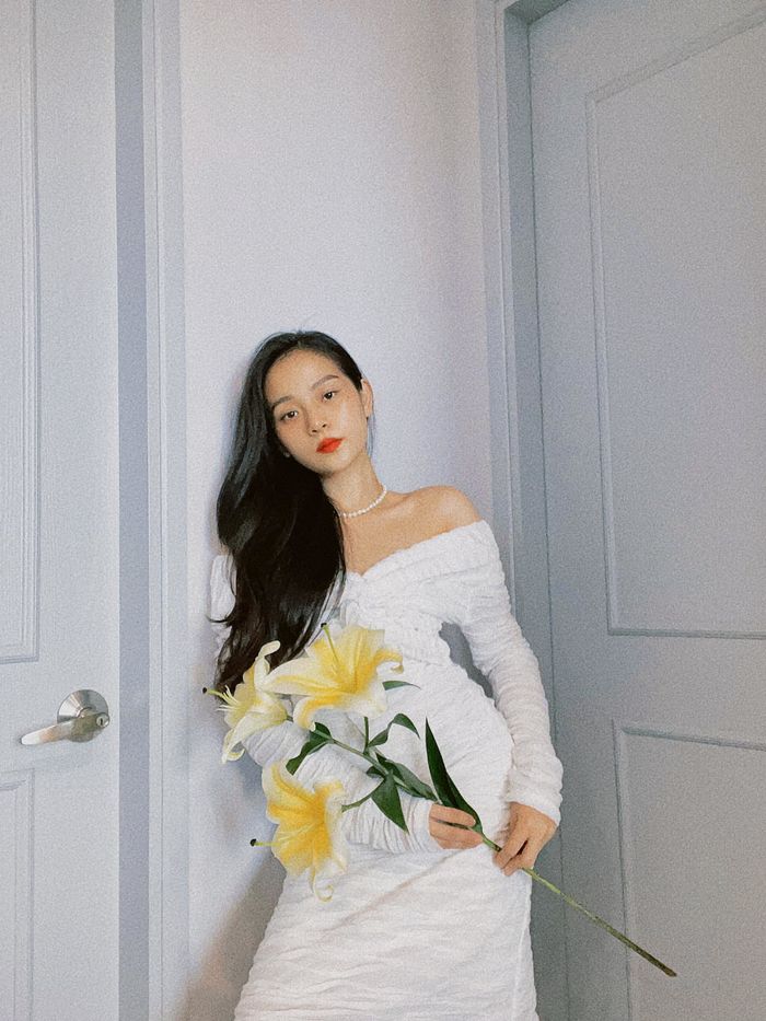 Cuộc sống của bản sao Angela Phương Trinh: xinh đẹp ở tuổi 24