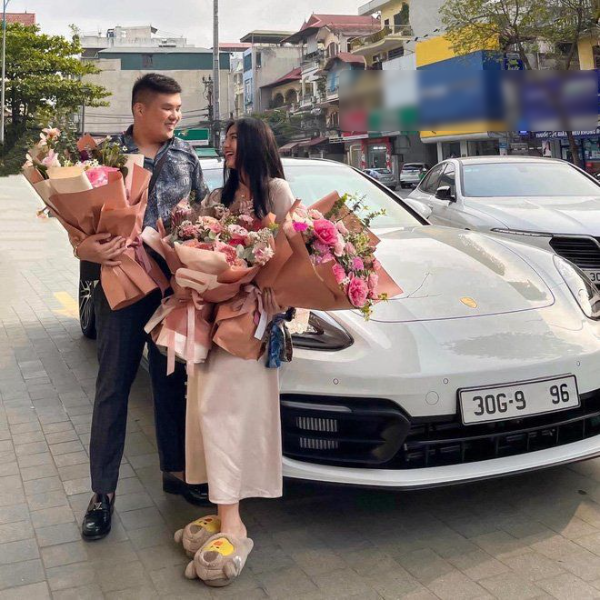 Cuộc sống hiện tại của hot girl rửa bát 9x: Chồng tặng xe 7 tỷ