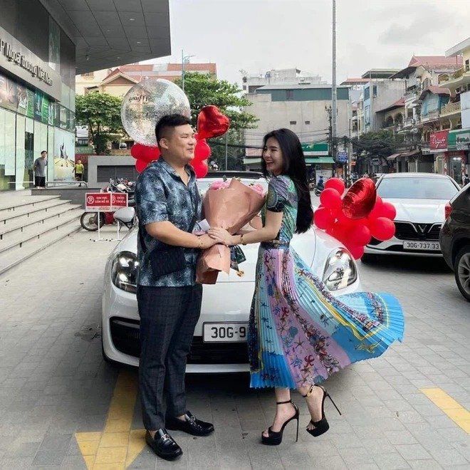 Cuộc sống hiện tại của hot girl rửa bát 9x: Chồng tặng xe 7 tỷ