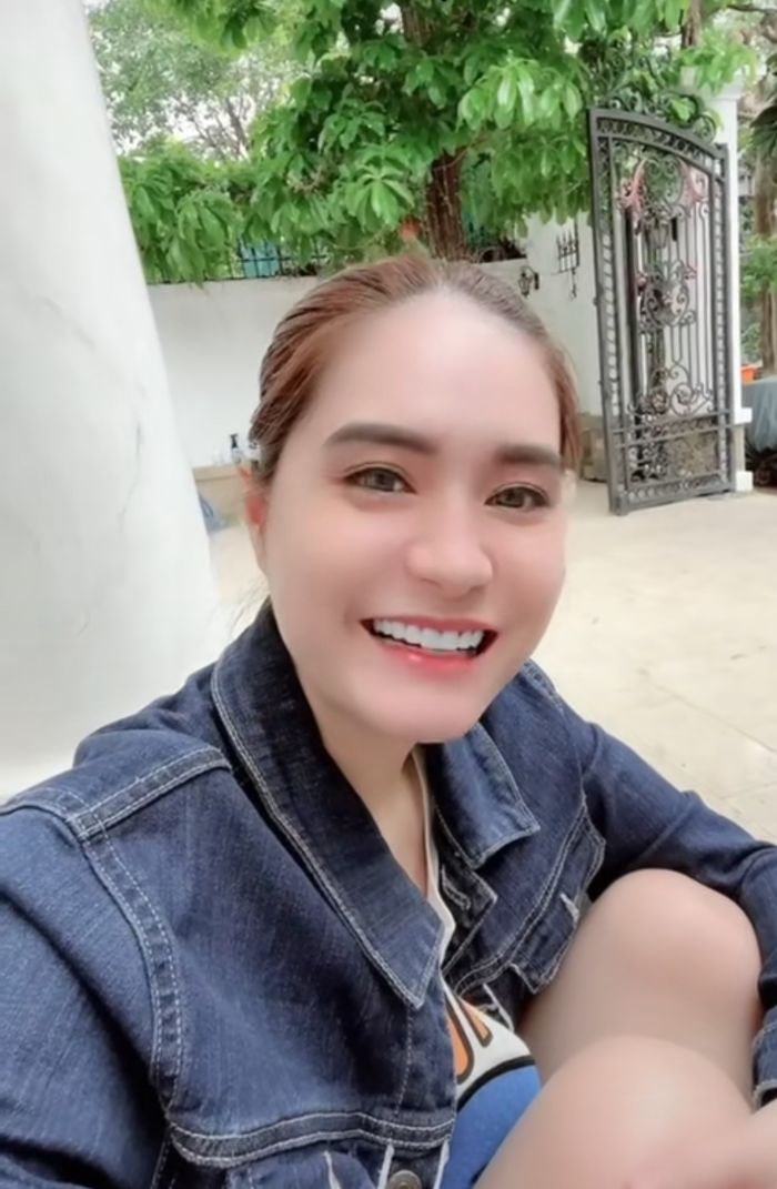Nữ đại gia quận 7 tặng xe máy cho bác xe ôm để mừng sinh nhật con