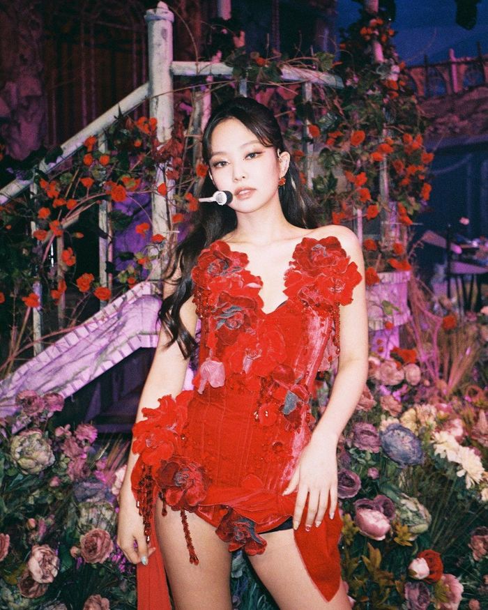 Đại tiệc thời trang màu đỏ của sao Hàn: Jennie, Sunmi có bị lấn át?