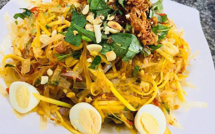 Đam mê chứng khoán mà vợ bắt bán bánh tráng trộn: Để khách bỏ topping