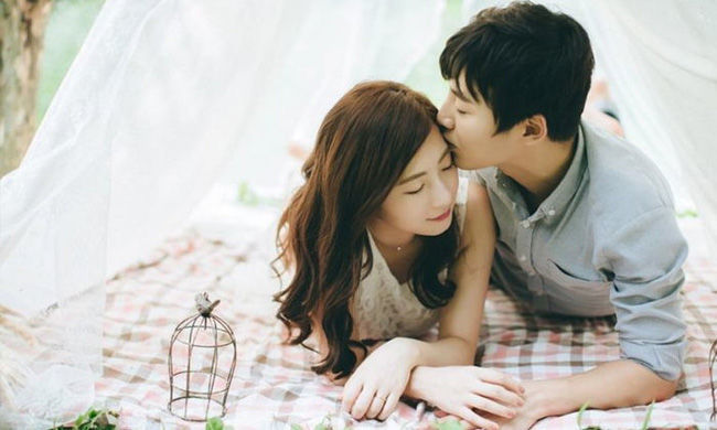 Đàn ông tốt không tặng quà cho vợ vì mải lo tiết kiệm tài sản chung