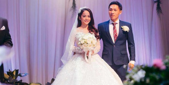 Dâu miền Tây được mẹ chồng tặng hột xoàn, tương lai cho hết tài sản