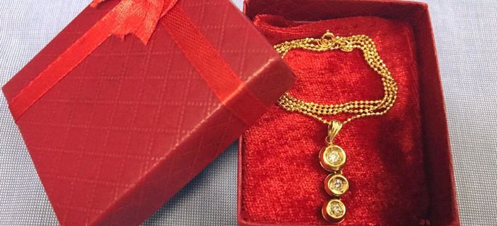 Dâu miền Tây được mẹ chồng tặng hột xoàn, tương lai cho hết tài sản