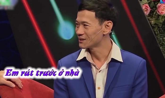 Đi ăn 3 lần bạn gái không chia tiền, chàng trai chia tay trong mừng rỡ