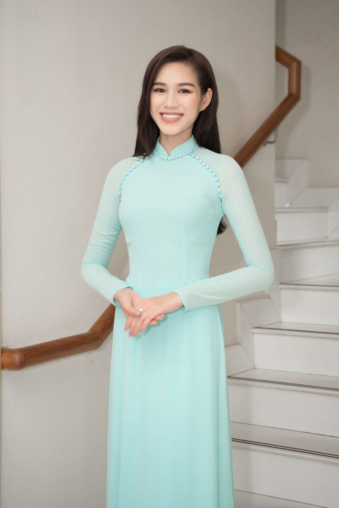 Dịch thu nhập 0 đồng: Đỗ Thị Hà mặc đồ cũ nhưng thần thái thăng hạng