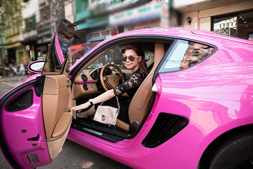 Điểm danh sương sương dàn siêu xe màu hồng hot nhất Việt Nam
