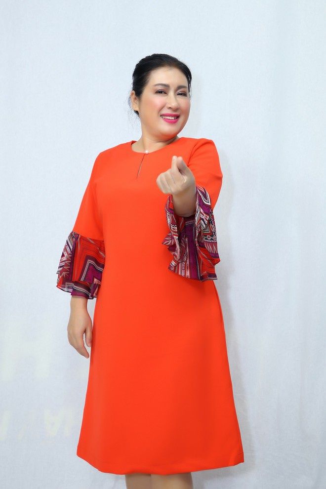 Đọ nhan sắc thời trẻ của các nữ diễn viên hài đời đầu