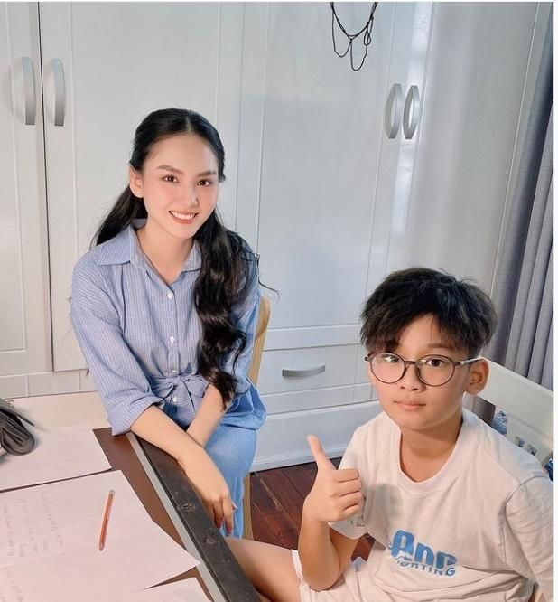 Đọ nhan sắc tình tin đồn của chồng cũ Lệ Quyên