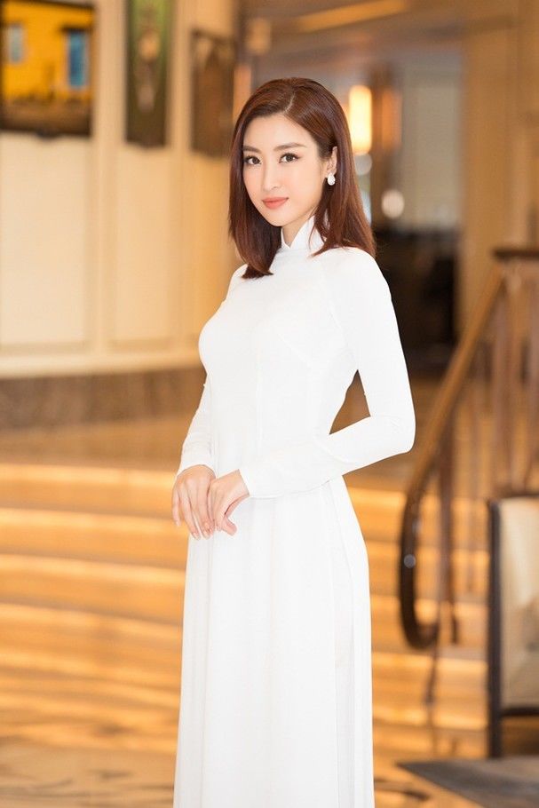 Nhan sắc Hoa hậu Việt khi diện áo dài trắng: Đỗ Thị Hà như nàng thơ