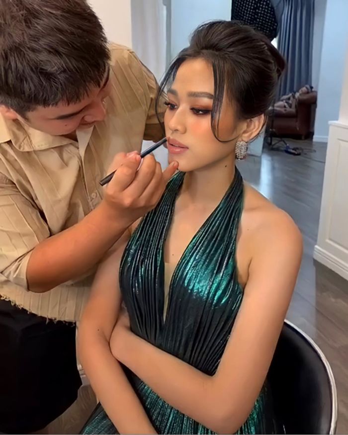 Đỗ Thị Hà lung linh trên trang chủ Miss World: Liệu có vượt tiền bối?