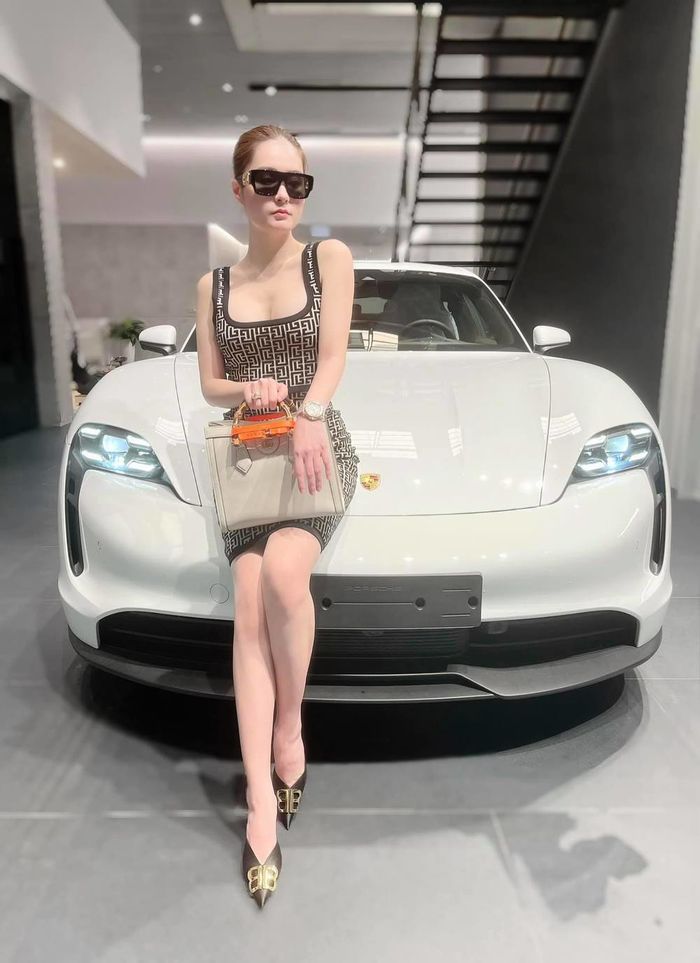 Được chồng cưng như Đoàn Di Băng: Cả chục tỷ tiền quà ngày lễ
