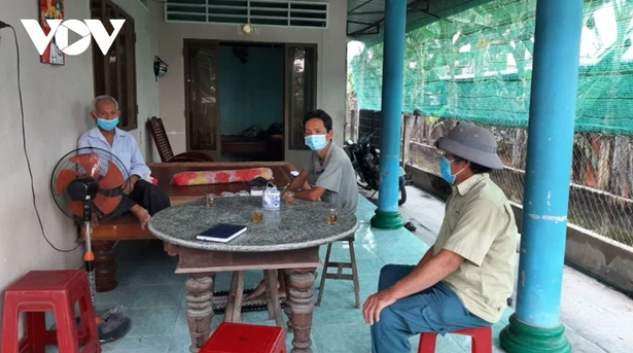 Nhà 6 người mắc Covid đi điều trị: 20 con dê ở nhà được hàng xóm chăm