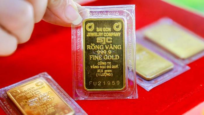 Giá vàng nhảy vọt vượt 58 triệu đồng/lượng: Lấy tiền đâu mà mua vàng