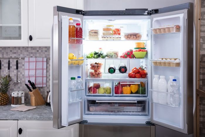 Góc thắc mắc: Tại sao ngăn mát tủ lạnh có đèn nhưng ngăn đá lại không?