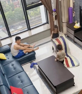 Hai chị em dọn nhà thần tốc: thiếu điều muốn dọn luôn ông bố