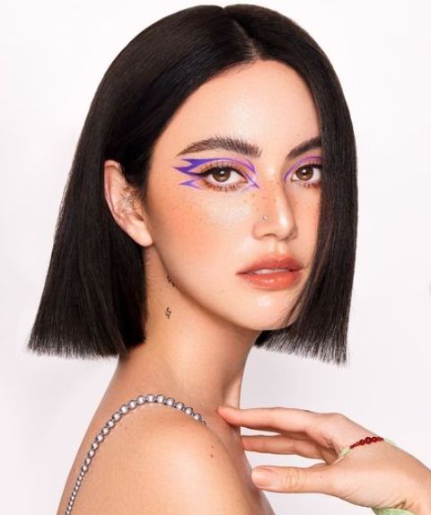 Hết diện đồ bó sát, ma nữ Davika lại tạo trend kẻ mắt chẳng giống ai