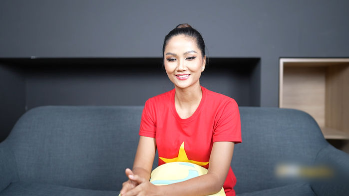 H'Hen Niê chấn chỉnh cách sử dụng tiếng Anh của Á hậu Kim Duyên