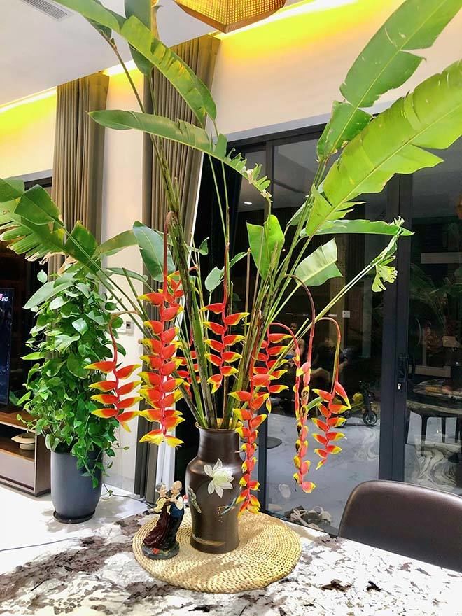 Học cách thổi hồn cho những bình hoa giúp không gian sống đẹp và sang