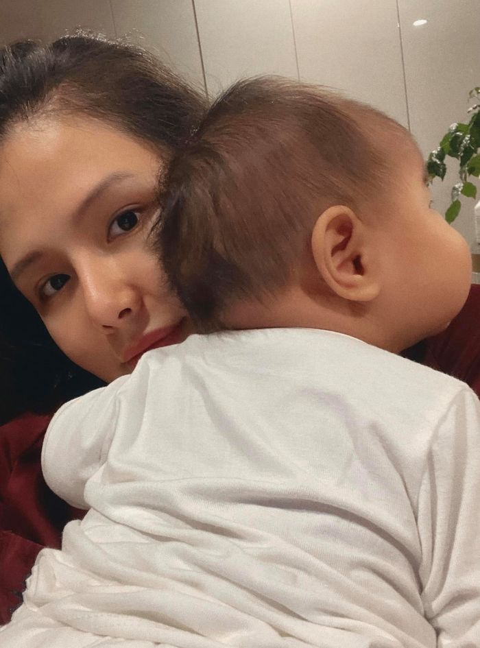 Hơn 2 tháng sinh con cho chồng đại gia, Phanh Lee giảm liền 10kg