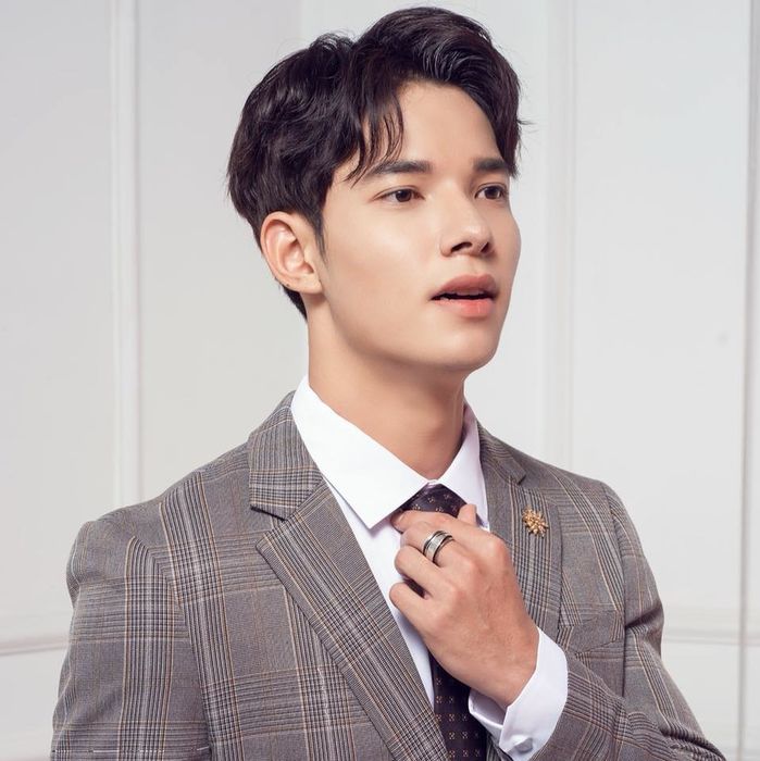 Hương Vị Tình Thân: Dũng Matthew bị fan girl ghẹo khi đi cà phê