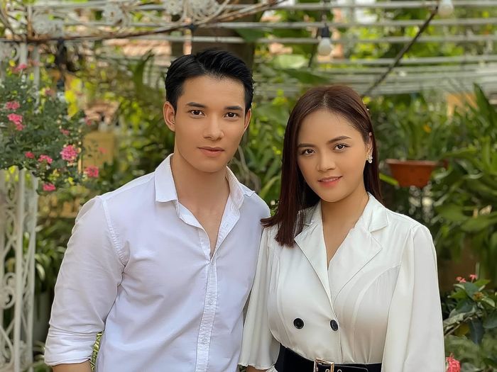 Hương Vị Tình Thân: Dũng Matthew bị fan girl ghẹo khi đi cà phê