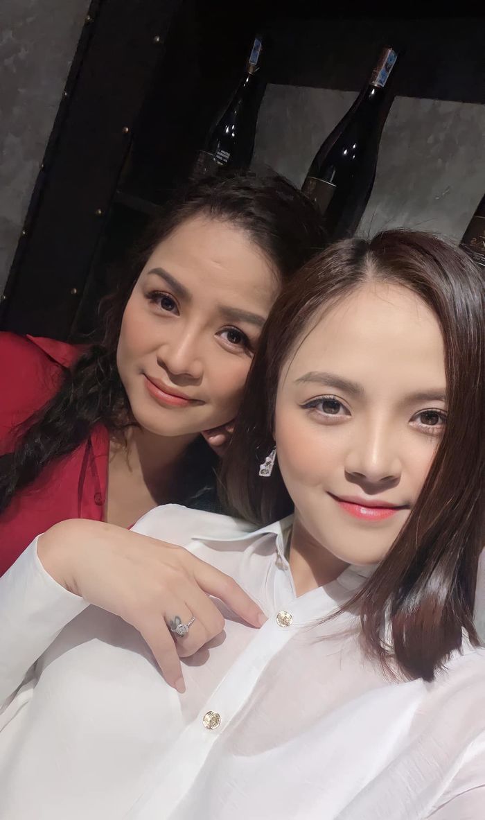 Hương Vị Tình Thân tập cuối: Thy khóc trên đường về sau mỗi ngày quay