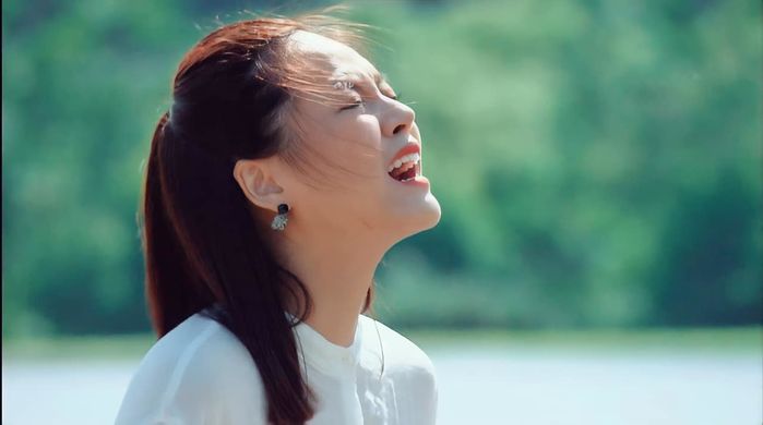 Hương Vị Tình Thân tập cuối: Thy khóc trên đường về sau mỗi ngày quay