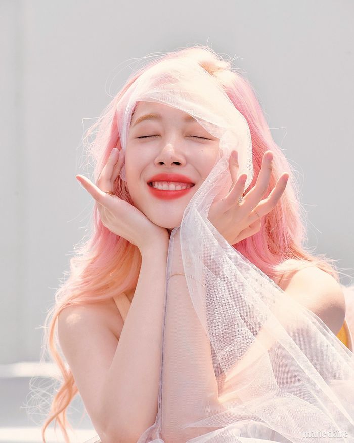 Idol Kpop có biệt danh trái đào: Fan nhớ vẻ đẹp hoa tuyết lê Sulli