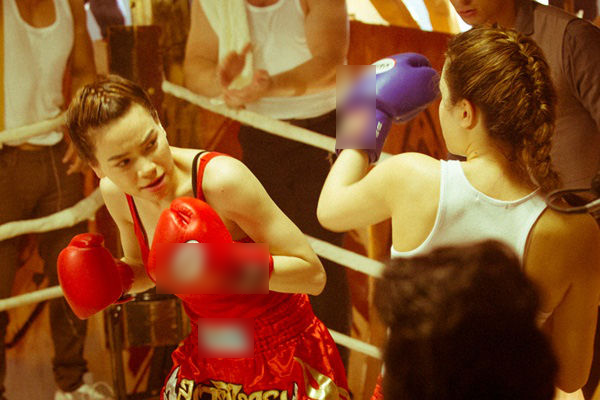 Khi các mỹ nhân Việt đi học boxing: Khả Ngân khoẻ khắn và cá tính